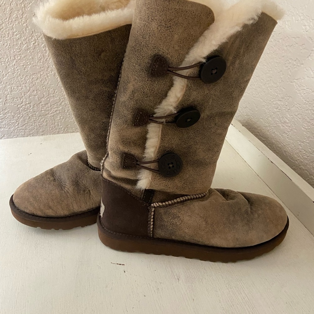 Brown Genuine Shearling With Side Button Closure. - image 2